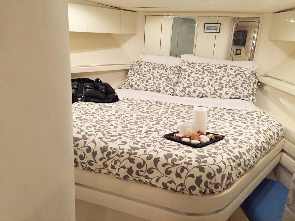 Botel Boats & Breakfast Porto Antico Fortyseven Genua