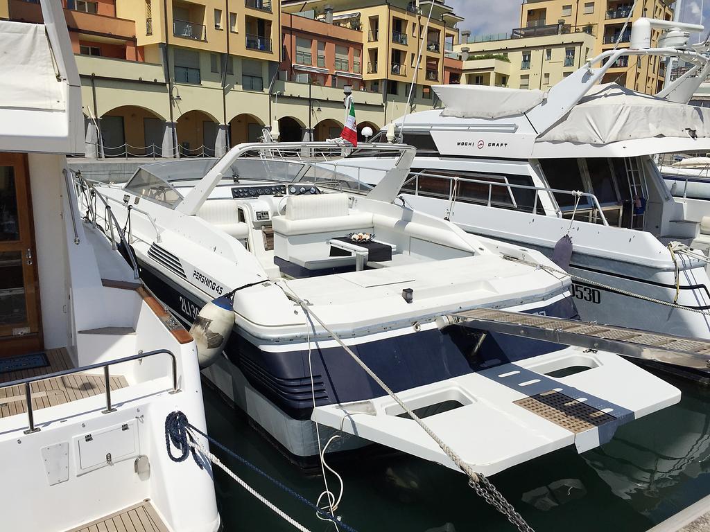 Botel Boats & Breakfast Porto Antico Fortyseven *