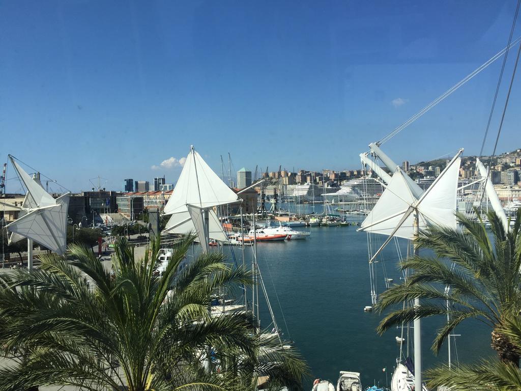 Botel Boats & Breakfast Porto Antico Fortyseven Genua