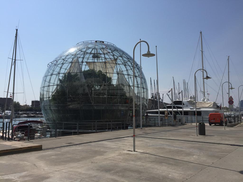 Botel Boats & Breakfast Porto Antico Fortyseven